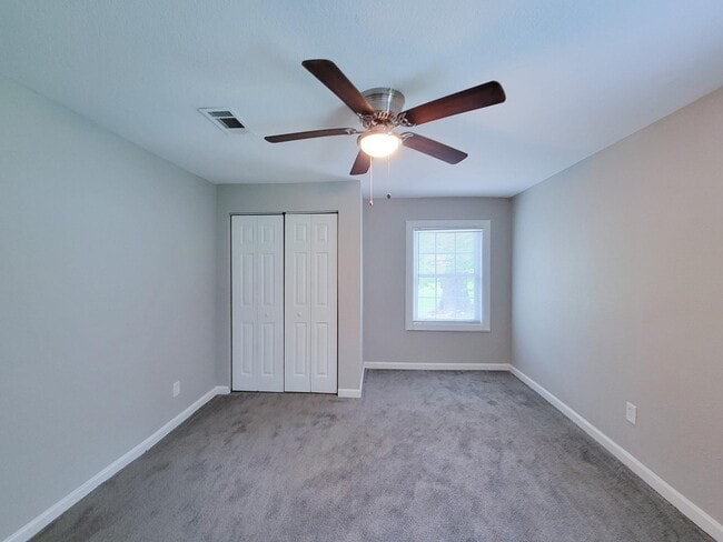 Building Photo - 5606 Willow Glen Dr