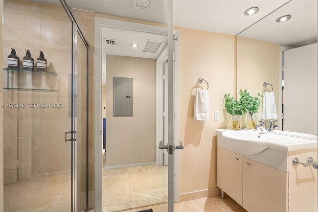 Building Photo - 1830 S Ocean Dr