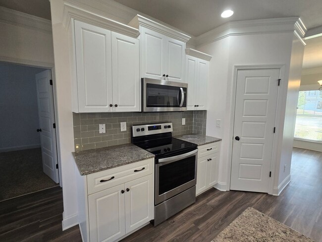 Building Photo - 306 Brickyard Creek Ct