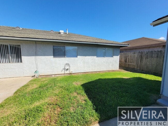 Building Photo - Charming 3 bed 2 bath home in Santa Maria