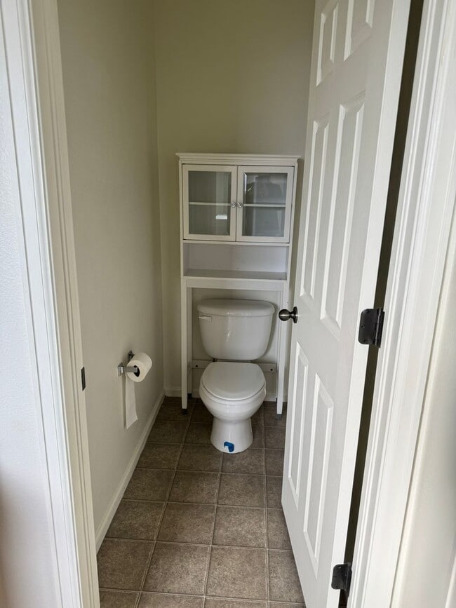 Building Photo - 1613 Summerset Dr