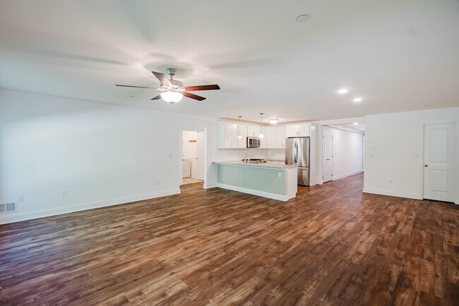 Building Photo - 70 Arcadia Ct