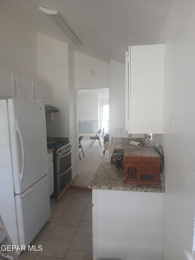 Building Photo - 6057 Morning Glory Cir