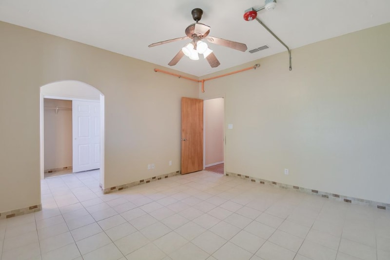 Building Photo - 832 Monterrey Rd NE