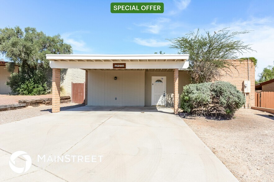 Primary Photo - 6970 N Asterion Ln