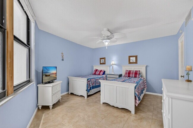 Building Photo - 2800 N Ocean Dr