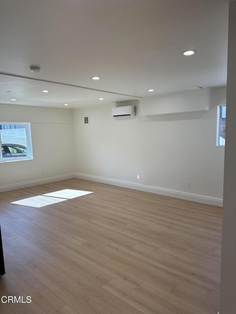 Building Photo - 1562 N Hill Ave