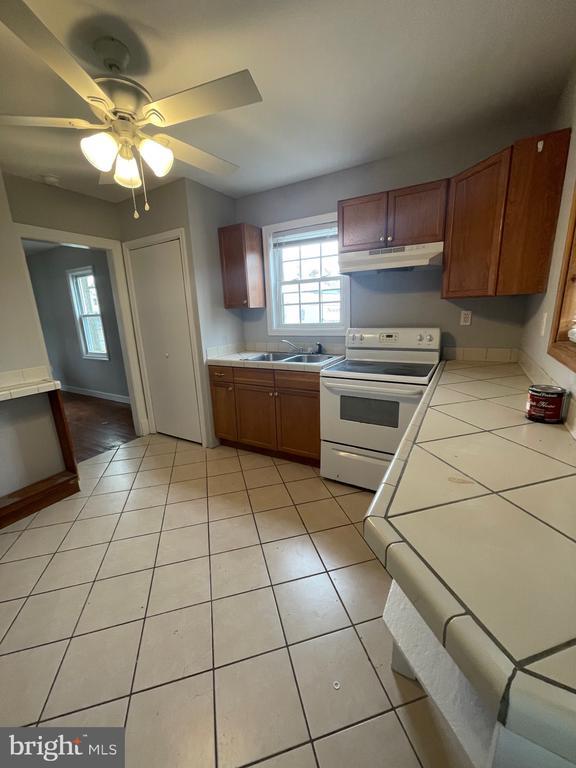 Building Photo - 110 Marshall Ave