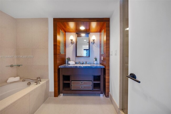 Building Photo - 6801 Collins Ave