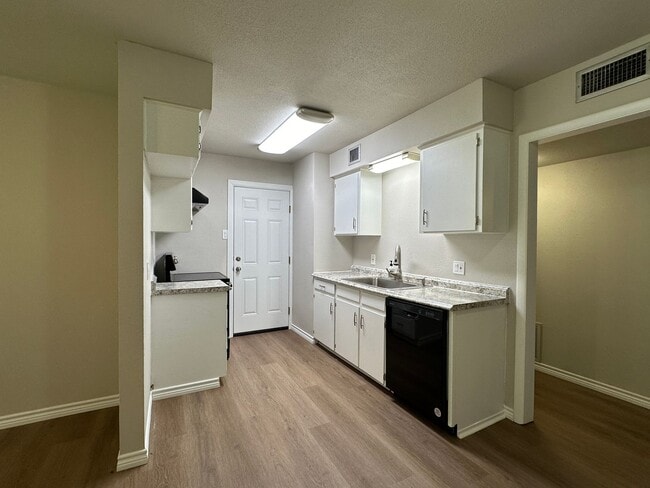 Building Photo - Won't last!