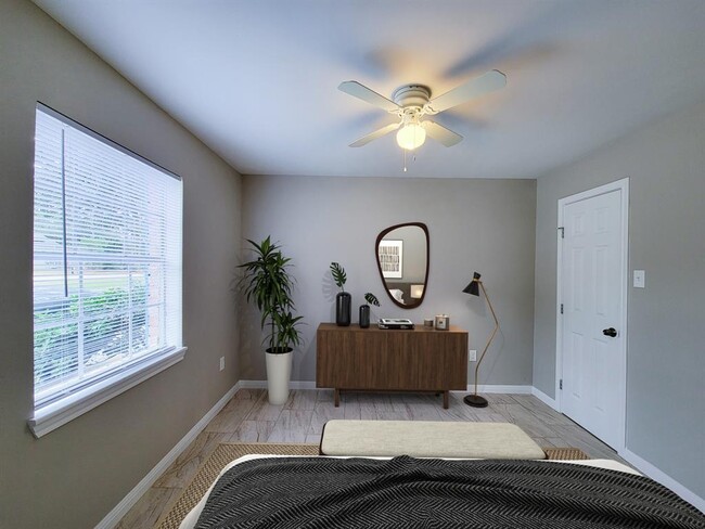 Primary Photo - 3206 Lobit Dr