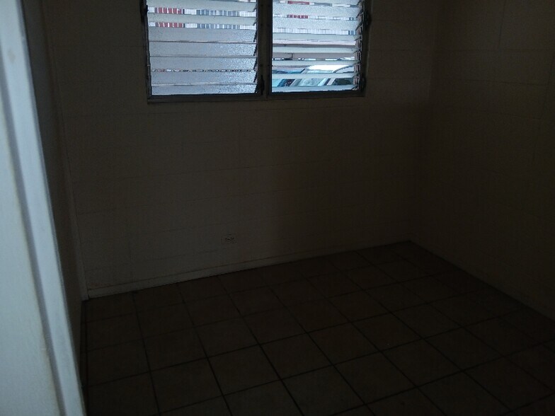 Building Photo - 12xx Lunalilo St