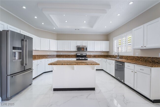 Building Photo - 8516 Summer Vista Ave