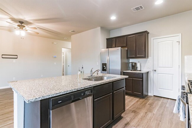 Building Photo - 2001 Fairhaven Gtwy