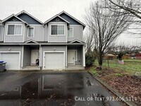 Building Photo - 7534 SE Henderson St