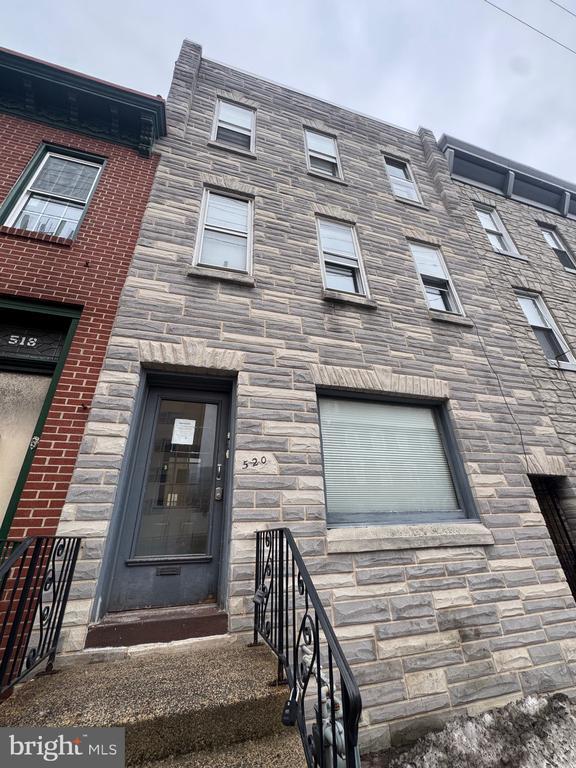 Building Photo - 520 N 10th St