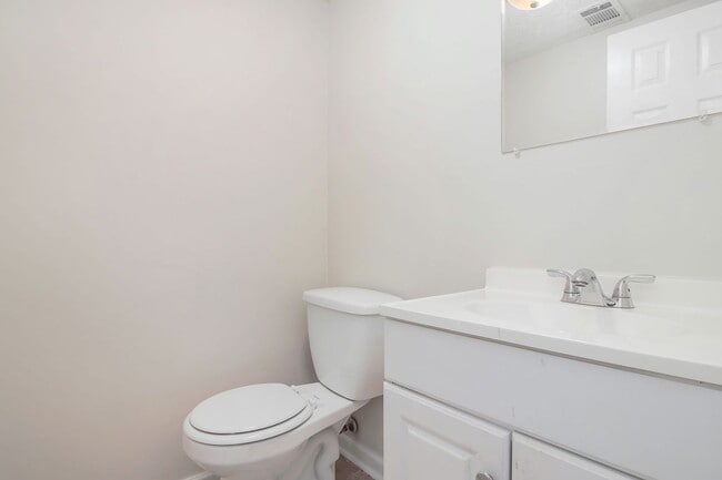 Building Photo - 3 bdrm, 2.5 bath in Stonecrest