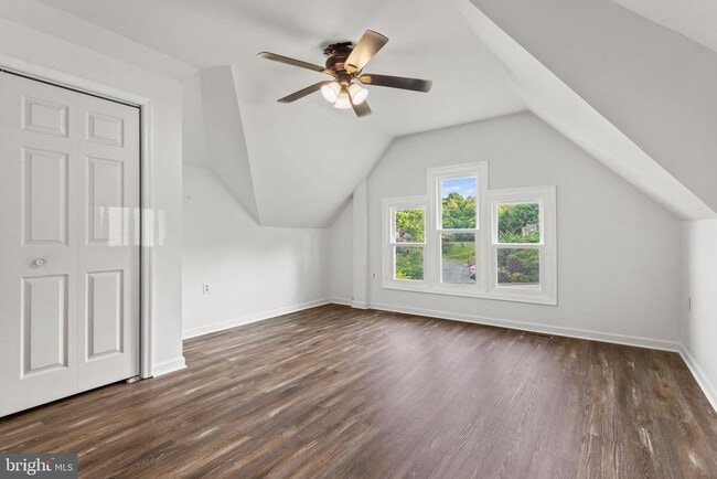 Building Photo - 6608 Beach Dr