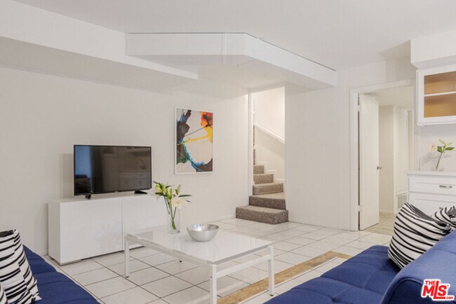 Building Photo - 110 N Barrington Ave