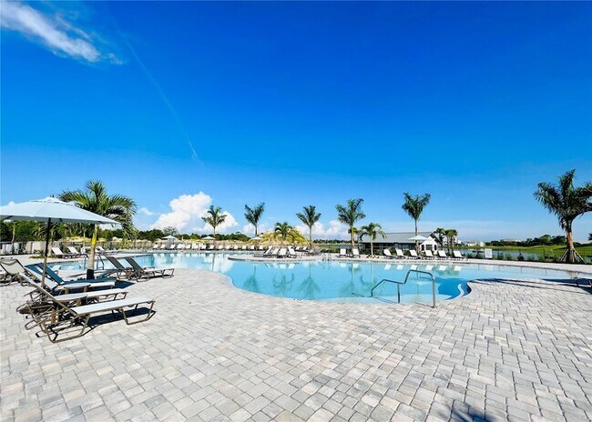 Building Photo - 14211 Heritage Landing Blvd