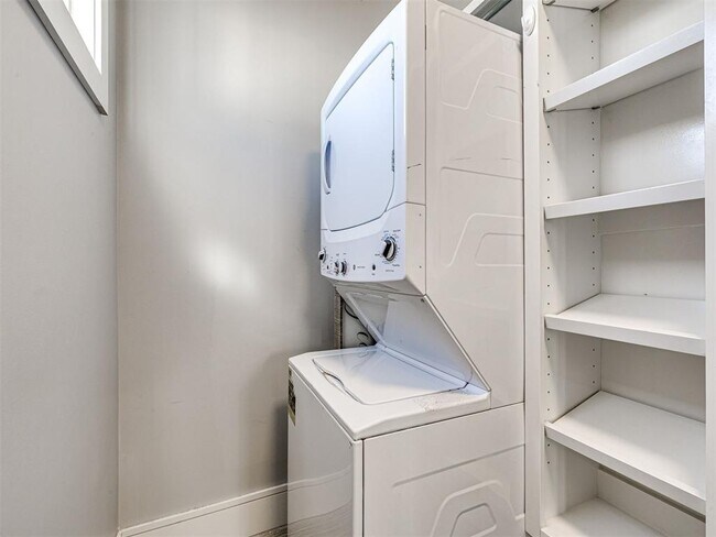 Building Photo - 91 Ridgeline Rd