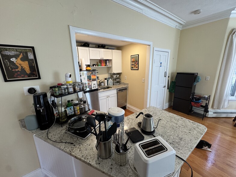 Building Photo - 65 Walden St