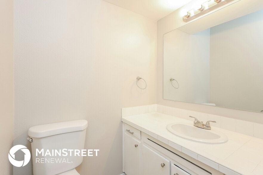 Building Photo - 2504 Yorkshire Ave