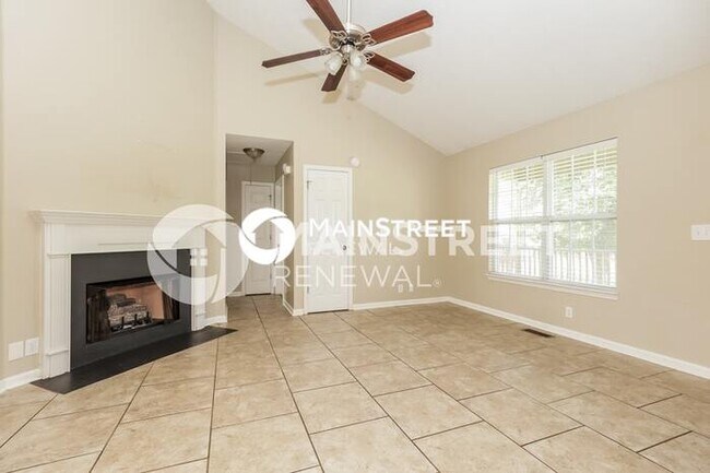 Building Photo - 3 Bedroom Pet-Friendly Home in Old Hickory, TN with Main Street Renewal
