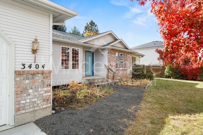 Building Photo - Beautiful 4-Bedroom Home In The South Hill...