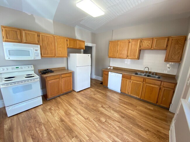 Building Photo - 1444 Hunter Ave