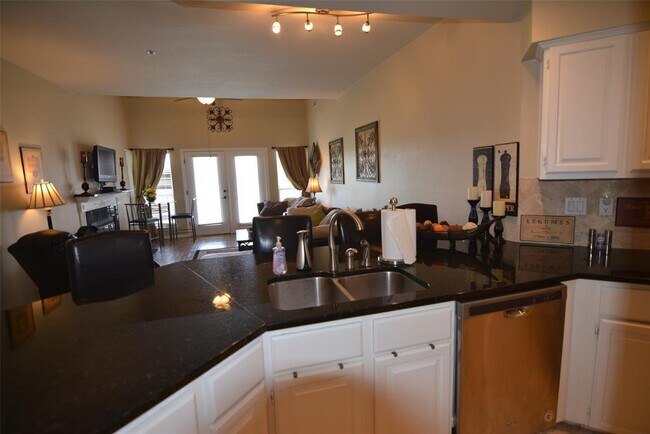 Building Photo - 3404 American Dr