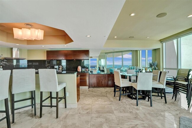 Building Photo - 101 S Fort Lauderdale Beach Blvd