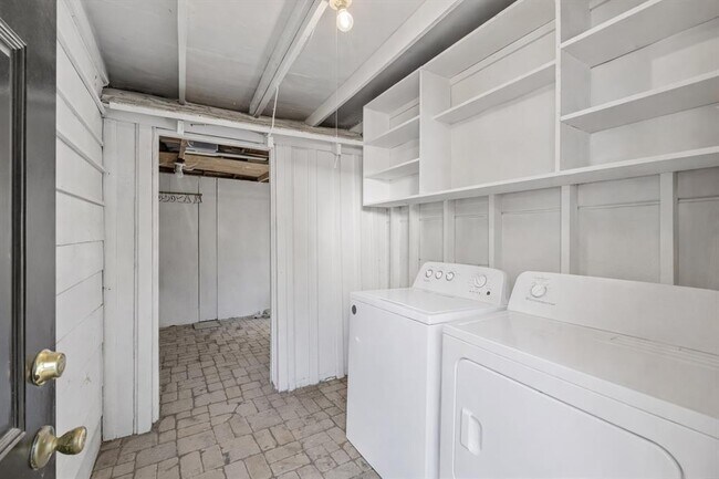 Building Photo - 1202 E 29th St