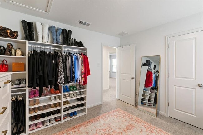 Building Photo - 615 Backstays Lp