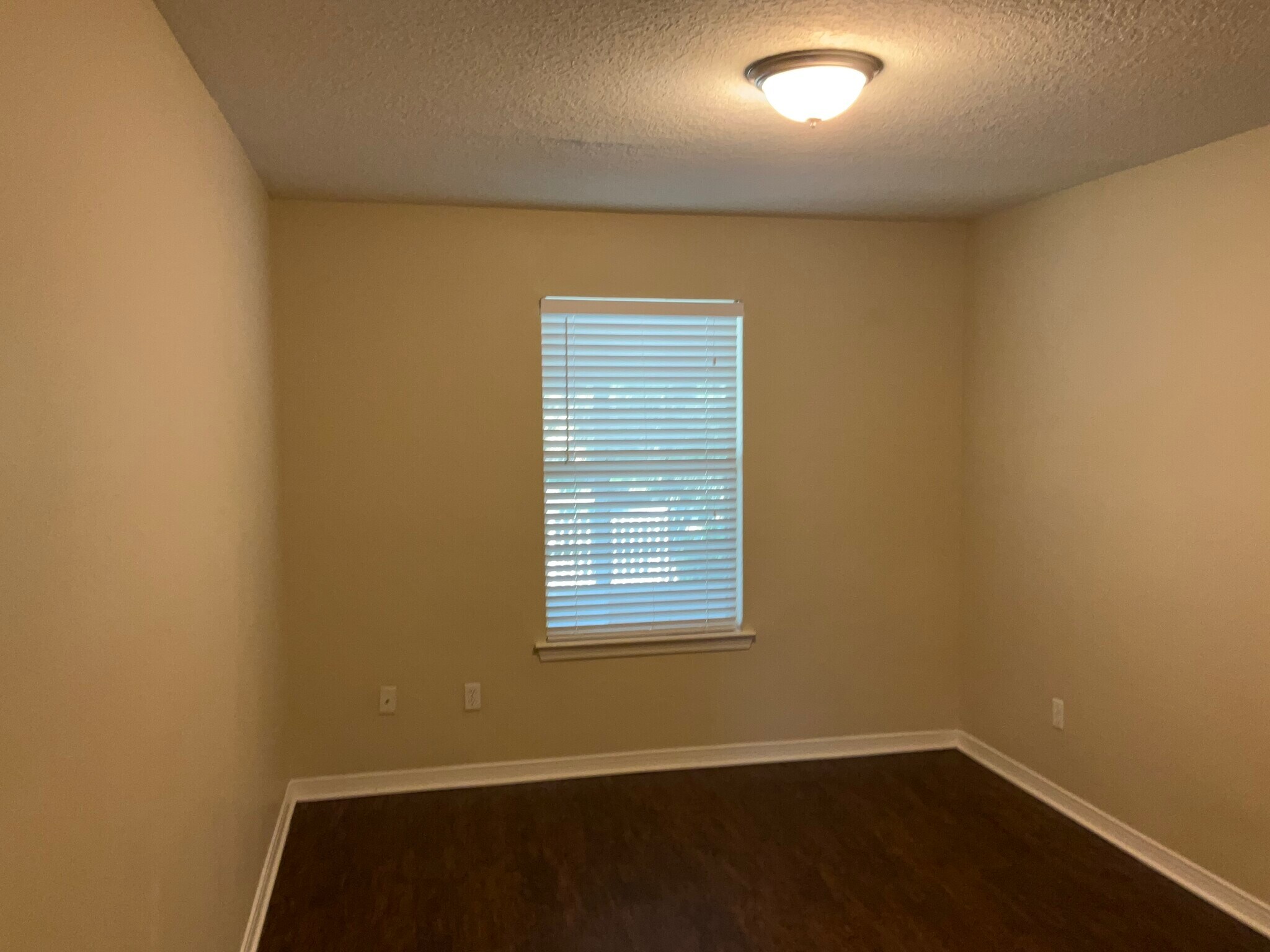Building Photo - 12142 Corner Oaks Dr