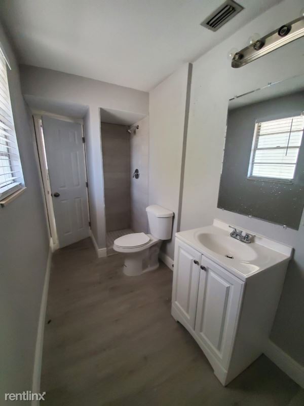 Building Photo - 3 br, 1 bath House - 5660 State Road 11