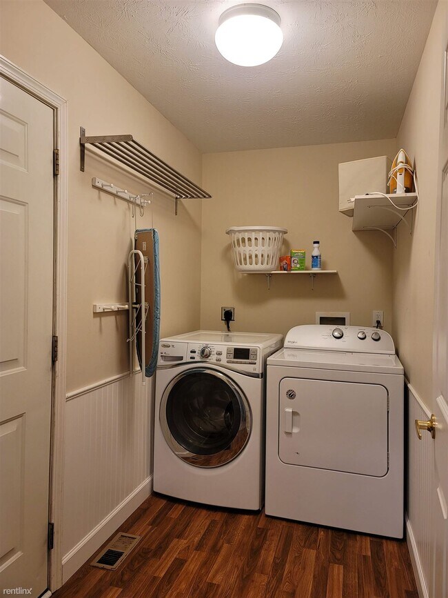 Building Photo - 3 br, 2.5 bath Townhome - 3816 Taft Ave