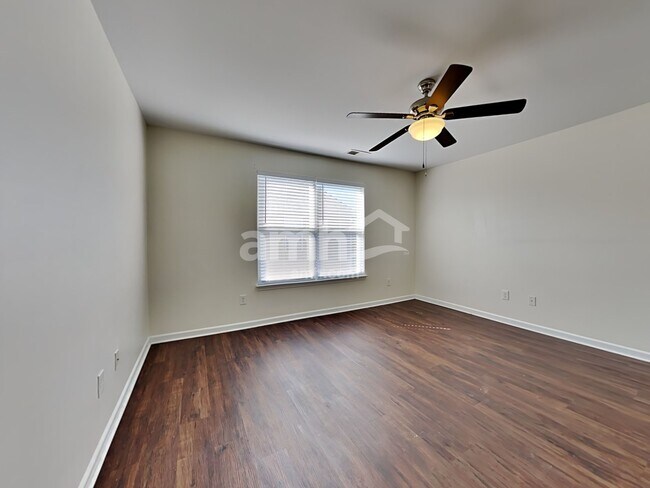 Building Photo - 321 Mossy Wood Rd