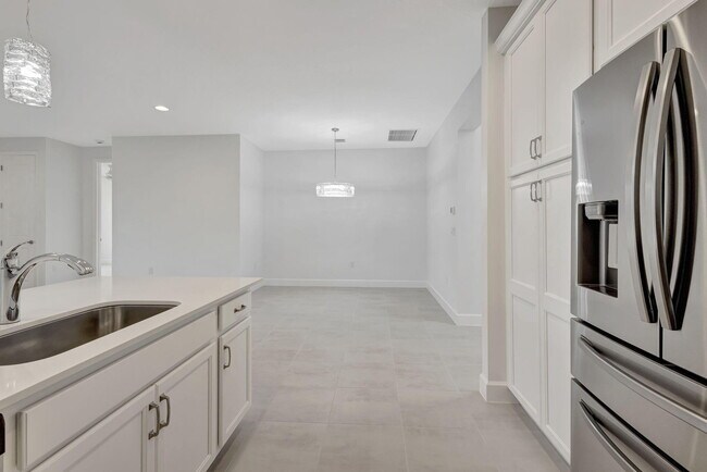 Building Photo - 12557 SW Rain River Dr