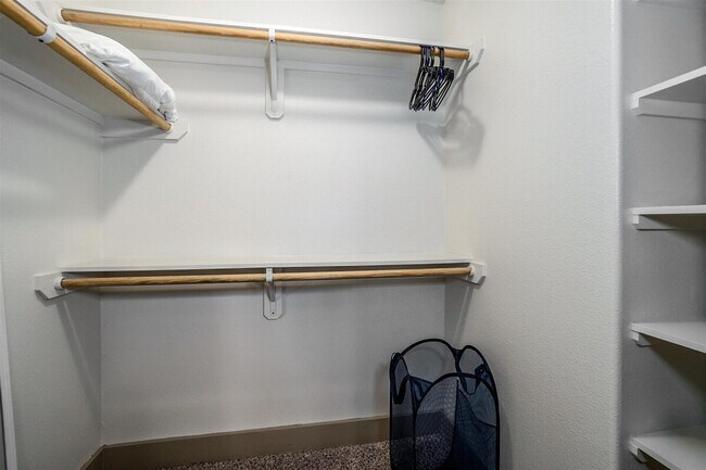 Building Photo - 955 St Joseph Pkwy