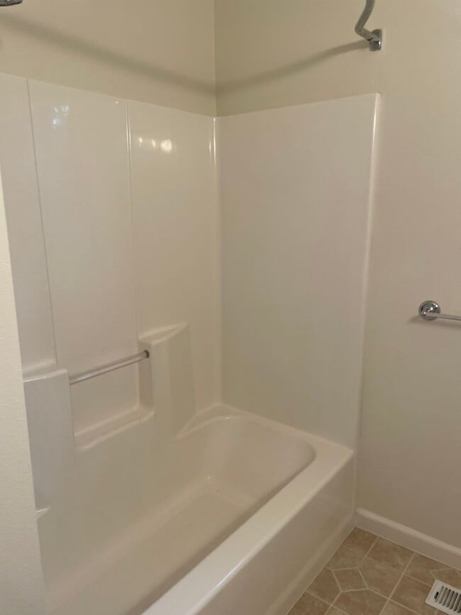 Building Photo - Lovely Home in Holmes Harbor with a Short Term Lease!