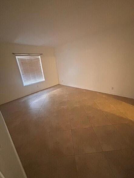 Building Photo - 203 Foxtail Dr