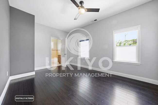 Building Photo - 1123 30th St