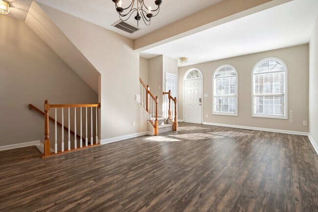 Building Photo - Delta Ridge Darling!  Available Now!  3BR Plus Den!