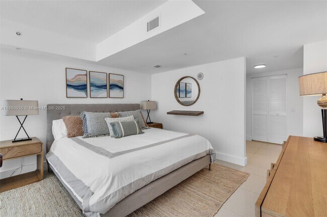 Building Photo - 41 SE 5th St