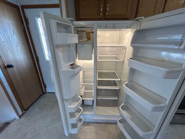 Building Photo - 3 Bedroom 2 Bath High-End Mobile Home with...