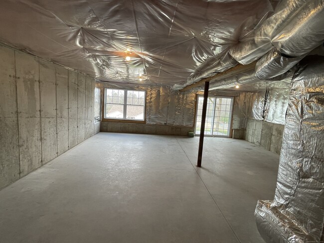 Building Photo - 28 Woodside Dr