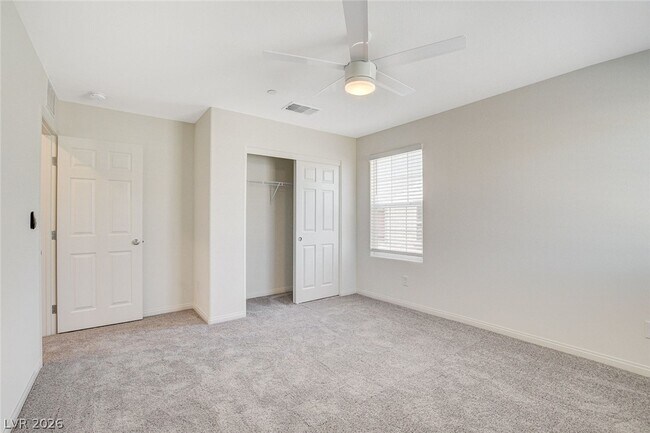 Building Photo - 2615 Esposende St