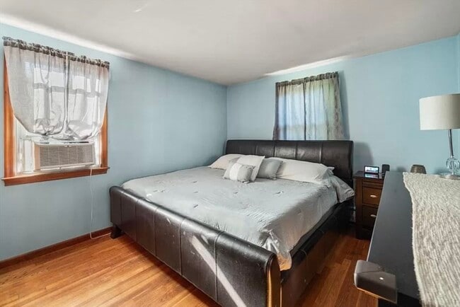 Building Photo - 11 Boyden St