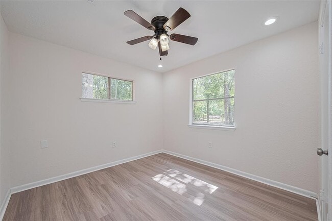 Building Photo - 5323 Forest Dr
